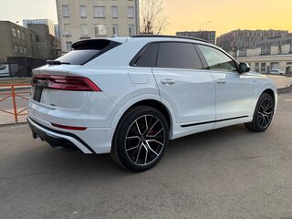 2020 Audi Q8 55 TFSI I (4M), белый, 7150000 рублей, вид 3