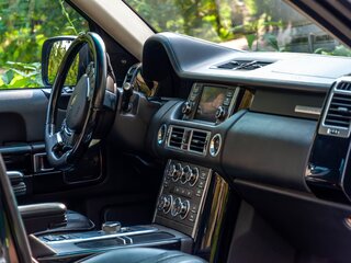 2012 Land Rover Range Rover III Рестайлинг 2, чёрный, 2200000 рублей, вид 5
