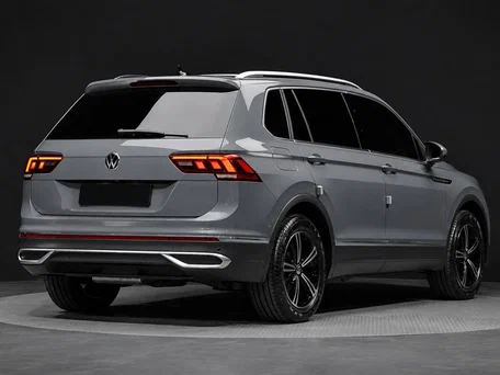 2023 Volkswagen Tiguan II Рестайлинг, серый, 3840000 рублей, вид 2
