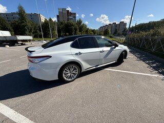 2019 Toyota Camry VIII (XV70), белый, 2790000 рублей, вид 4