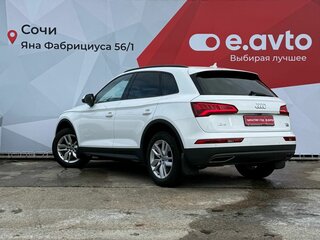 2017 Audi Q5 II (FY), белый, 3050000 рублей, вид 4