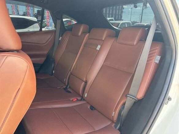 2018 Toyota Harrier III (XU60) Рестайлинг, белый, 2390000 рублей - вид 22