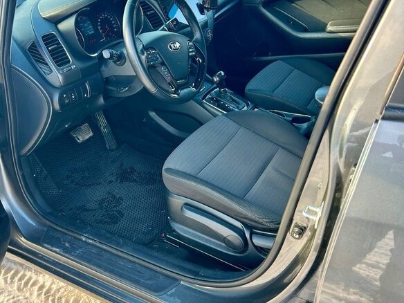 2018 Kia Cerato III Рестайлинг (Classic), серый, 1550000 рублей - вид 4