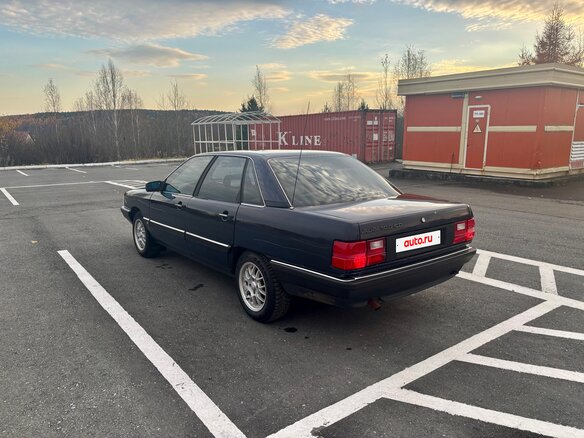 1986 Audi 100 III (C3), синий, 375000 рублей - вид 2