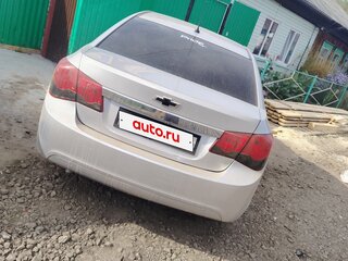 2011 Chevrolet Cruze I, серебристый, 470000 рублей, вид 3