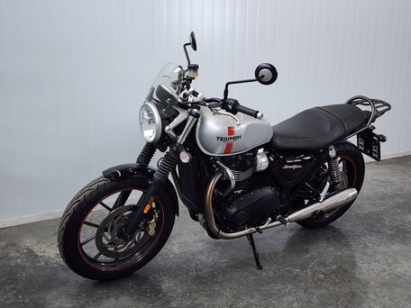 2017 Triumph Street Twin, серый, 599000 рублей, вид 4