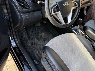 2013 Hyundai Solaris I, чёрный, 820000 рублей, вид 5