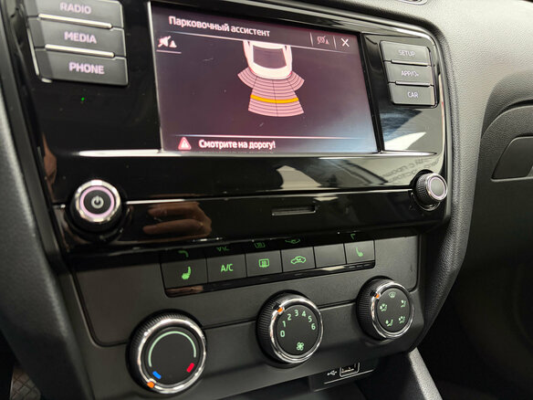 2019 Skoda Octavia III (A7) Рестайлинг, белый, 1840000 рублей - вид 15