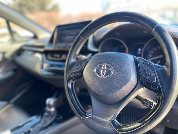 2017 Toyota C-HR I, белый, 1605000 рублей - вид 11
