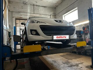 2010 Peugeot 207 I Рестайлинг, белый, 400000 рублей, вид 3