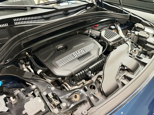 2021 BMW X2 sDrive18i I (F39), синий, 2715000 рублей - вид 28