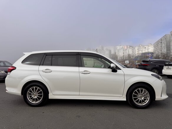2017 Toyota Corolla Fielder XI (E160, E170) Рестайлинг 2, белый, 1490000 рублей - вид 2