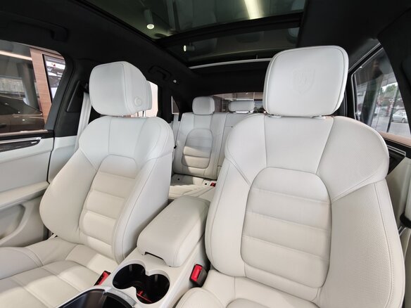 2025 Porsche Macan I Рестайлинг 2, серый, 13940000 рублей - вид 23