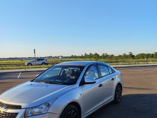 2013 Chevrolet Cruze I Рестайлинг, серебристый, 620000 рублей, вид 1