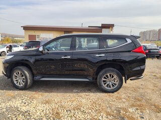 2018 Mitsubishi Pajero Sport III, чёрный, 2650000 рублей, вид 4