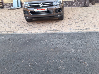 2011 Volkswagen Touareg II, коричневый, 1849999 рублей, вид 3