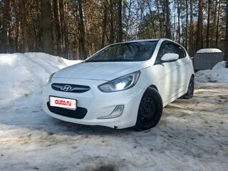 2011 Hyundai Solaris I, белый, 640000 рублей, вид 1