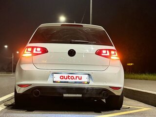 2013 Volkswagen Golf VII, белый, 1000000 рублей, вид 3