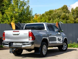 2015 Toyota Hilux VIII, серебристый, 2350000 рублей, вид 5