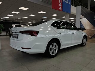 2021 Skoda Octavia IV (A8), белый, 2259000 рублей, вид 2