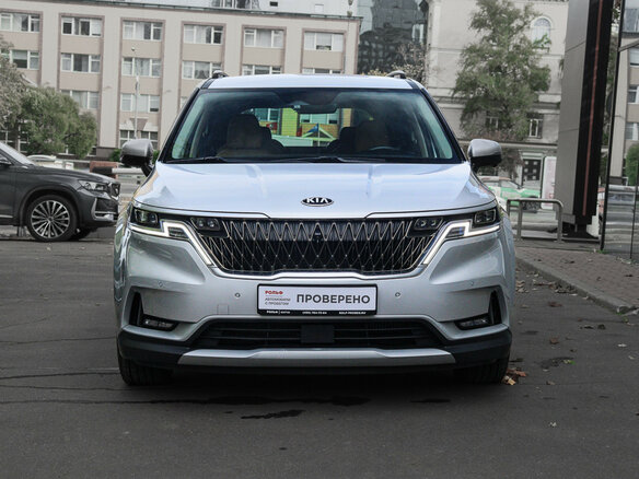 2020 Kia Carnival IV, серебристый - вид 1