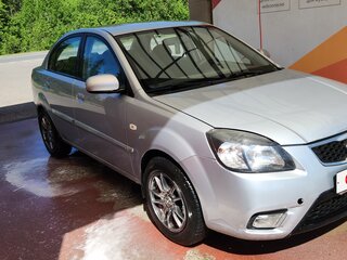 2010 Kia Rio II Рестайлинг, серебристый, 350000 рублей, вид 4