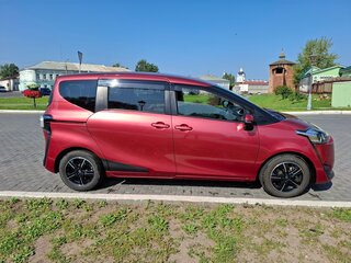 2018 Toyota Sienta II Рестайлинг, красный, 1465000 рублей, вид 2
