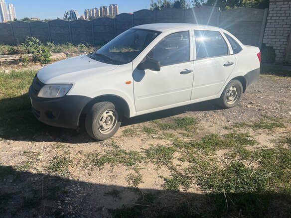 2012 Lada (ВАЗ) Granta I, белый, 285000 рублей - вид 3