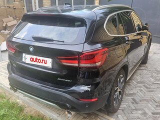 2021 BMW X1 20i xDrive II (F48) Рестайлинг, чёрный, 4000000 рублей, вид 4