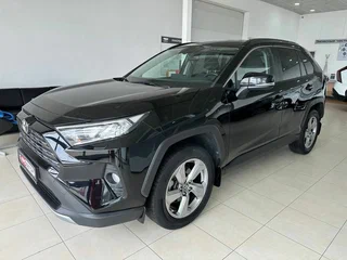2020 Toyota RAV4 V (XA50), чёрный, 3039900 рублей, вид 2
