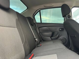 2020 Renault Logan Stepway II Рестайлинг, белый, 950000 рублей, вид 4
