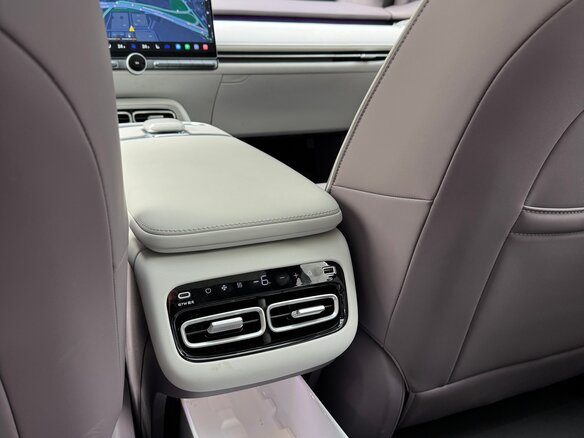 2026 Changan Qiyuan A06 28.39 kWh, серебристый, 2950000 рублей - вид 25