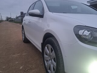 2011 Volkswagen Golf VI, белый, 900000 рублей, вид 4
