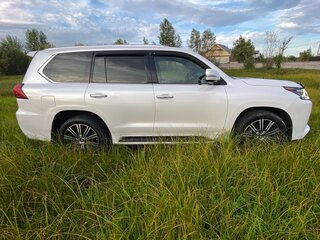2020 Lexus LX 570 III Рестайлинг 2, белый, 8250000 рублей, вид 4