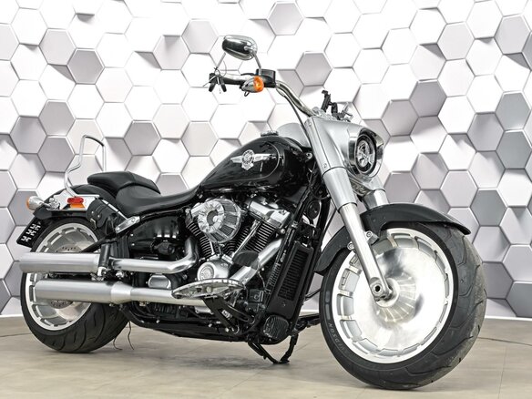 2018 Harley-Davidson Fat Boy, чёрный, 1779000 рублей
