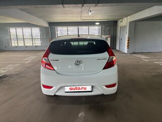 2013 Hyundai Solaris I, белый, 880000 рублей, вид 5