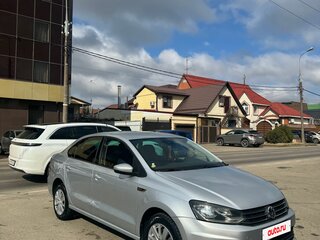 2018 Volkswagen Polo V Рестайлинг, серебристый, 1125000 рублей, вид 3
