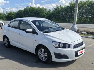 2012 Chevrolet Aveo II, белый, 750000 рублей, вид 2