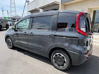 2022 Toyota Sienta III, серый, 1100217 рублей, вид 4