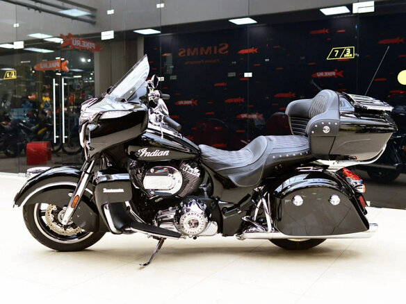 2021 Indian Roadmaster, чёрный - вид 1