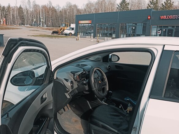 2012 Chevrolet Aveo II, белый, 599999 рублей - вид 5