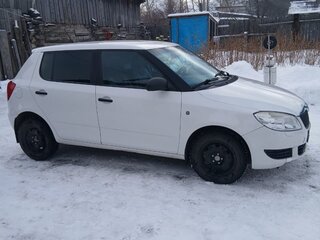 2011 Skoda Fabia II Рестайлинг, белый, 470000 рублей, вид 2