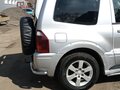 2004 Mitsubishi Pajero III Рестайлинг, серебристый, 1250000 рублей - вид 2