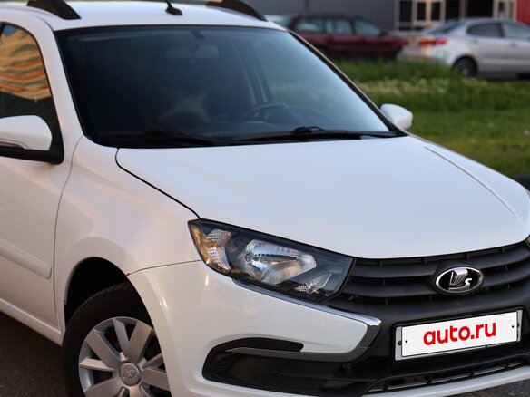 2018 Lada (ВАЗ) Kalina II, белый, 750000 рублей