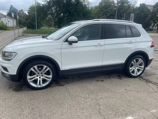 2017 Volkswagen Tiguan II, белый, 1850000 рублей, вид 3