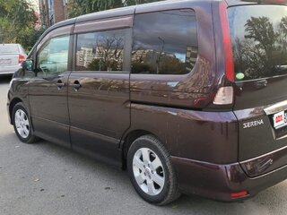 2009 Nissan Serena III (C25), красный, 1130000 рублей, вид 4