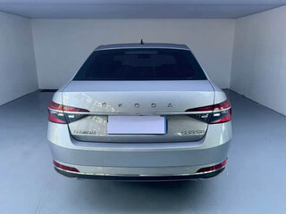 2022 Skoda Superb III Рестайлинг, белый, 1650000 рублей, вид 3