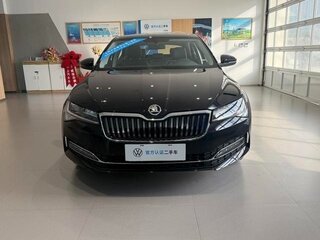 2023 Skoda Superb III Рестайлинг, чёрный, 2000000 рублей, вид 2