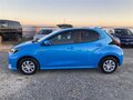 2022 Toyota Yaris IV, синий, 1030000 рублей - вид 7