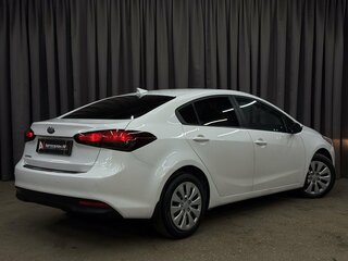 2018 Kia Cerato III Рестайлинг (Classic), белый, 789777 рублей, вид 2